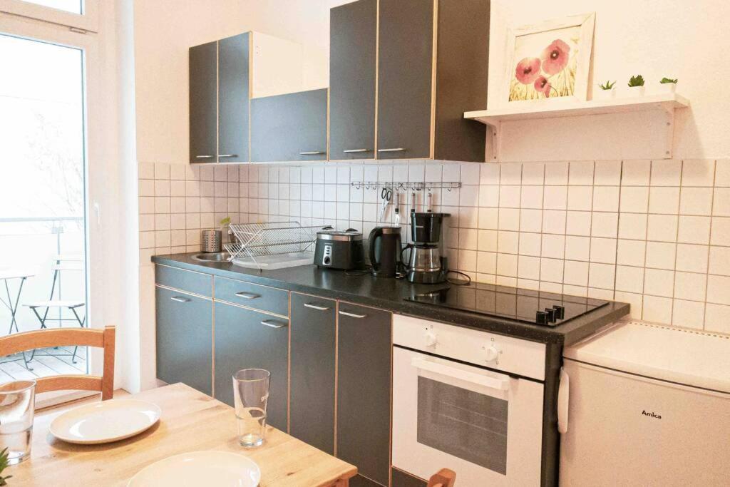 Altbauwohnung Direkt An Der Karli Mit Balkon - Netflix Inklusive Leipzig Extérieur photo