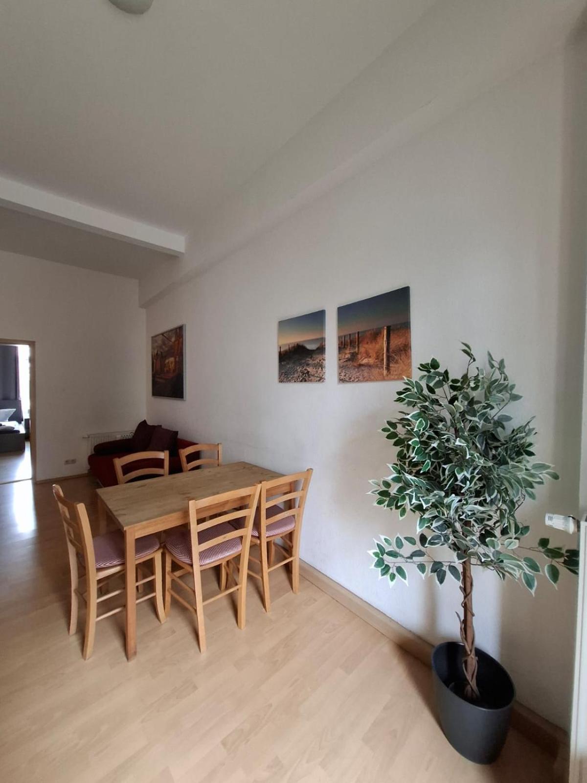 Altbauwohnung Direkt An Der Karli Mit Balkon - Netflix Inklusive Leipzig Extérieur photo